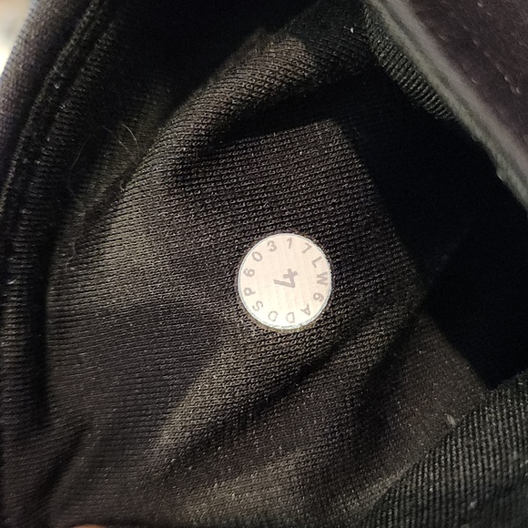 lululemon Capri Leggings Mesh Detail in Black Size 4 - Picture 2 of 7